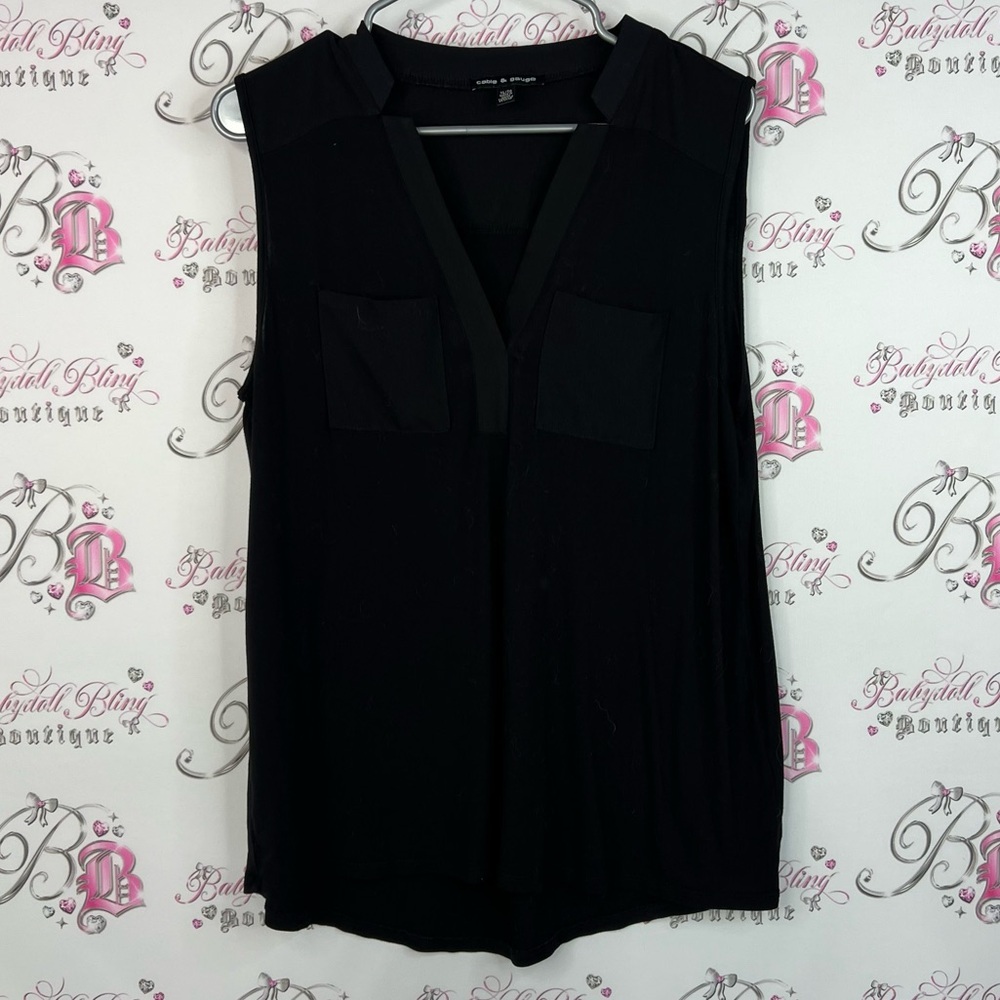 Cable & Gauge tank top pockets flowy blouse Black V-Neck Blouse